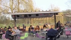 Ak budú čísla aj naďalej priaznivé, je možné, že sa terasy otvoria už budúci týždeň