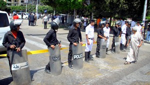 V Káhire a na Sinaji zomreli po atentátoch minimálne 4 ľudia