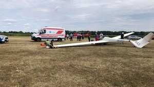 Zrútenie vetroňa pri Bolerázi: Inštruktora a žiačku previezli leteckí záchranári