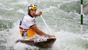 V Londýne Beňuš a hliadka so striebrom, Martikán bronzový