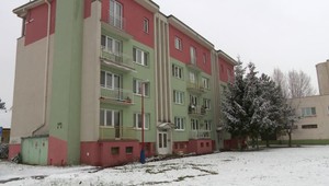 Dráma v bytovke. Žena po hádke bodla nožom muža do chrbta