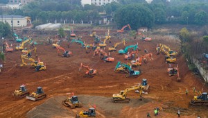 V Číne vybudujú nemocnicu pre ľudí nakazených koronavírusom. Stavbu ukončia o týždeň