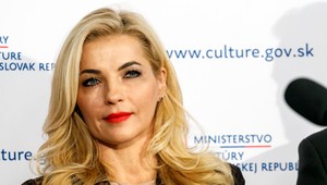 Opozícia podáva trestné oznámenie na nákup limuzíny pre ministerku Šimkovičovú