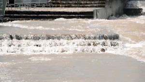 Veľká voda straší už aj na MS v Tacene, vo štvrtok sa nejazdí