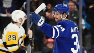 NHL: Hokejisti Toronta zvíťazili nad Pittsburghom. Matthews atakuje 70-gólovú métu