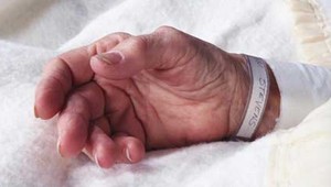 Český lekár v duchu eutanázie usmrtil viacerých pacientov