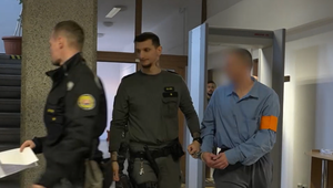 Hádka, škrtenie a alkohol: Obžalovaný tvrdí, že žena spadla z postele