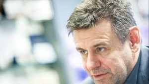 Minister životného prostredia Sólymos podáva demisiu. O jeho incidente informovala aj BBC