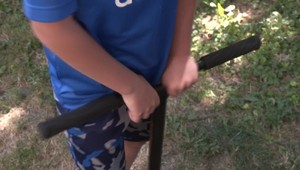 Tínedžer s nožom naháňal 11-ročného chlapca kvôli kolobežke