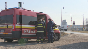 Mužovi explodovala priamo v rukách plynová bomba. Dom zachvátili plamene