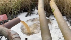 Jedna z najväčších enviromentálnych záťaží na Slovensku bola pred nedávnom aktívna, zistila inšpekcia