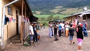 Dráma v Nálepkove! Opitý osadník útočil sekerou