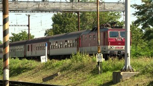 Vysoké teploty a personálny podstav komplikujú aj železničnú dopravu. Cestujúcich hnevá najmä meškanie vlakov