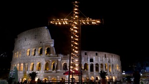 Pápeža na krížovej ceste v Koloseu strážili špeciálne jednotky