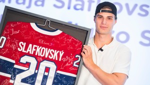 Slafkovský rok po drafte: Bývať budem sám, potom prichýlim Filipa Mešára