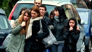 Vrah detí stále na slobode, masaker si nakrúcal!