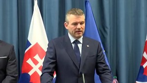 FOTO: Premiér Pellegrini má za sebou náročný týždeň. Takto oddychuje