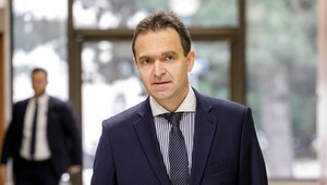 Premiér Ľudovít Ódor zvolal Bezpečnostnú radu SR na piatok ráno