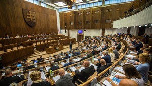 Zákon o interupcii neprešiel o jeden hlas. Bugár nechtiac hlasoval proti