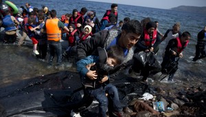 Nápor utečencov stále pokračuje, aj bezradnosť Európy