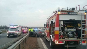 Nehoda dodávky a auta na R1. Cestu museli uzavrieť