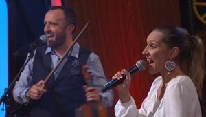 Táto energická ľudovka vás nenechá sedieť: Duet Kandráča a Železnej vám rozprúdi krv!