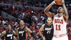 NBA: Miami po obrate v Chicagu do finále proti Dallasu