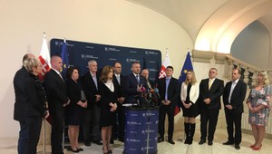 Pellegrini pred stretnutím s riaditeľmi nemocníc: Dostanú odo mňa hubovú polievku