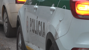 Syn napadol vlastného otca a vyhrážal sa mu zabitím. Muž utrpel viacero zranení