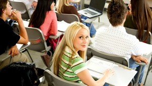 Absolventi vysokých škôl si po novom nájdu prácu rýchlejšie