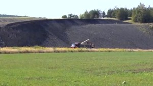 Baník napísal list do TV JOJ. Za areálom Hrnonitrianskych baní vraj vzniká nebezpečná skládka