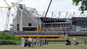 Na štadióne v Enschede sa zrútila strecha, jeden mŕtvy!