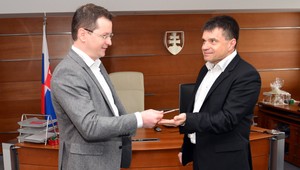 Upratovanie aj odovzdávanie kľúčov: takto sa menia ministri