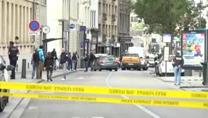 Útok nožom na škole: Dvaja ľudia sú vážne zranení, jeden mŕtvy