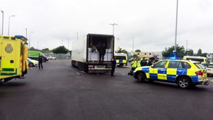 V Británii zadržali Čecha, ktorý v kamióne prevážal 28 Afričanov