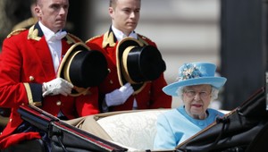Unikátna spoveď kráľovnej Alžbety II. Koruna je ťažká, koč nepohodlný