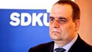 V SDKÚ dáme šancu mladým, hovorí Frešo