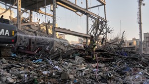 Politológ: Irán nie je v smrteľných kŕčoch, ale je ochromený. Nemá však dôvod sa vzdať