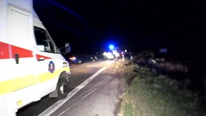 Pri vážnej nehode sa zrazila dodávka s osobným autom. Sedeli v ňom dve deti