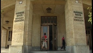 Kšefty s diplomovkami: Študent za ňu zaplatí aj 700 €