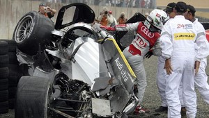 Hrôza! McNish havaroval na 24 hodín Le Mans