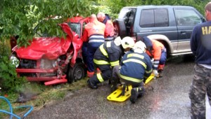 Nebezpečné cesty. Počasie sa podpisuje pod autonehody