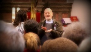 Otec Cyril. (71) Hluchoslepý kňaz navštívil Nitru