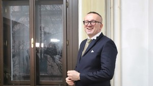 Exšéf SIS sa postavil pred súd. Pčolinský vinu z prijatia úplatku popiera