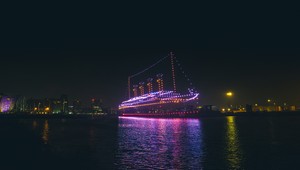 Titanic sa vrátil: Impozantná dronová šou oživila legendárny príbeh