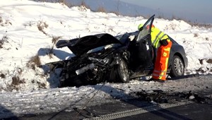 Tragická nehoda na Turci: Vodič prešiel náhle do protismeru a nasledovala čelná zrážka