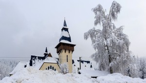 Oravskú Lesnú a Mútne zasnežilo, platí tu mimoriadna situácia