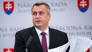 Poslanecký klub SNS sa podľa Andreja Danka plánuje rozšíriť