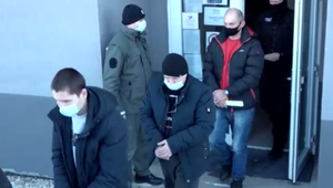 Finančná správa pravdepodobne odhlaila výrobňu nelegálnych cigariet. Vo väzbe je prvých 9 obvinených