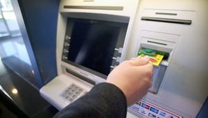 Skimovacie zariadenia. Pri výberoch z bankomatov si dávajte pozor!